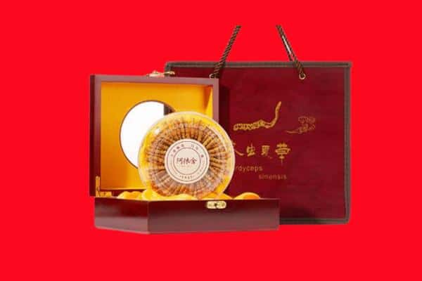 收购资讯:南澳县回收冬虫夏草是按克吗